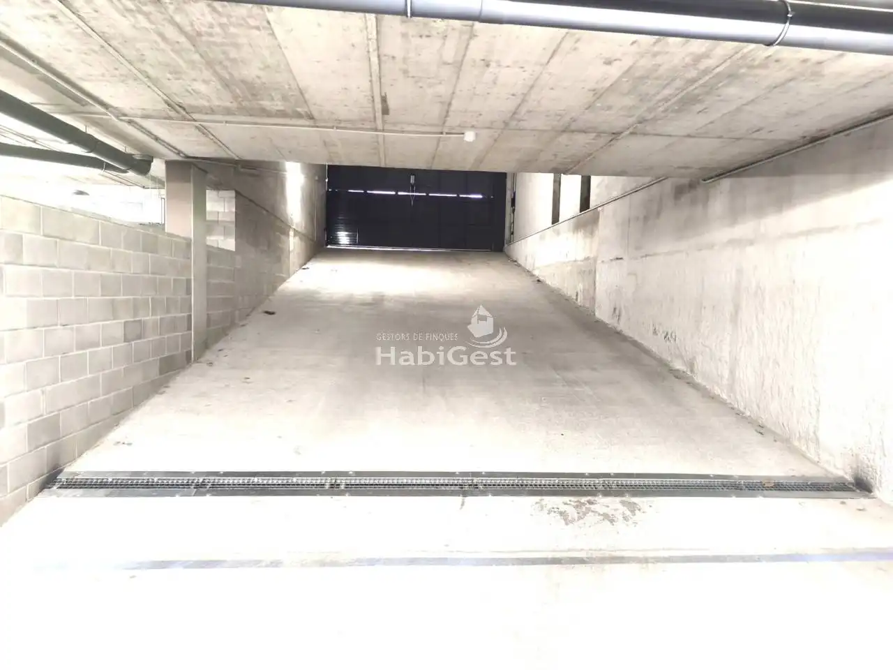 Parking of Garage for rent in Girona