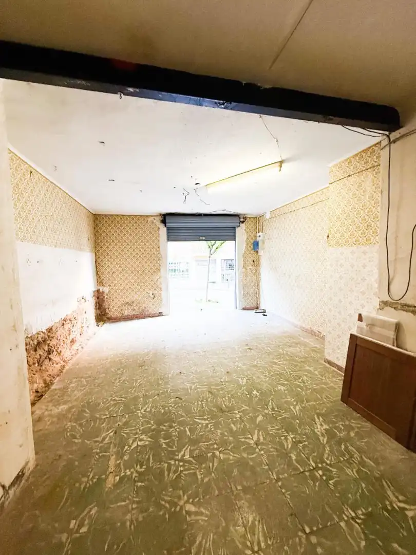 Local en venta en Les Roquetes