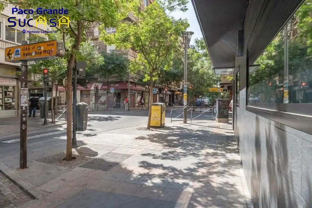 Vista exterior de Garatge en venda en Granada