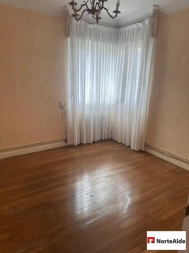 Habitación de Piso en venta en Barakaldo  con Calefacción, Trastero y Balcón