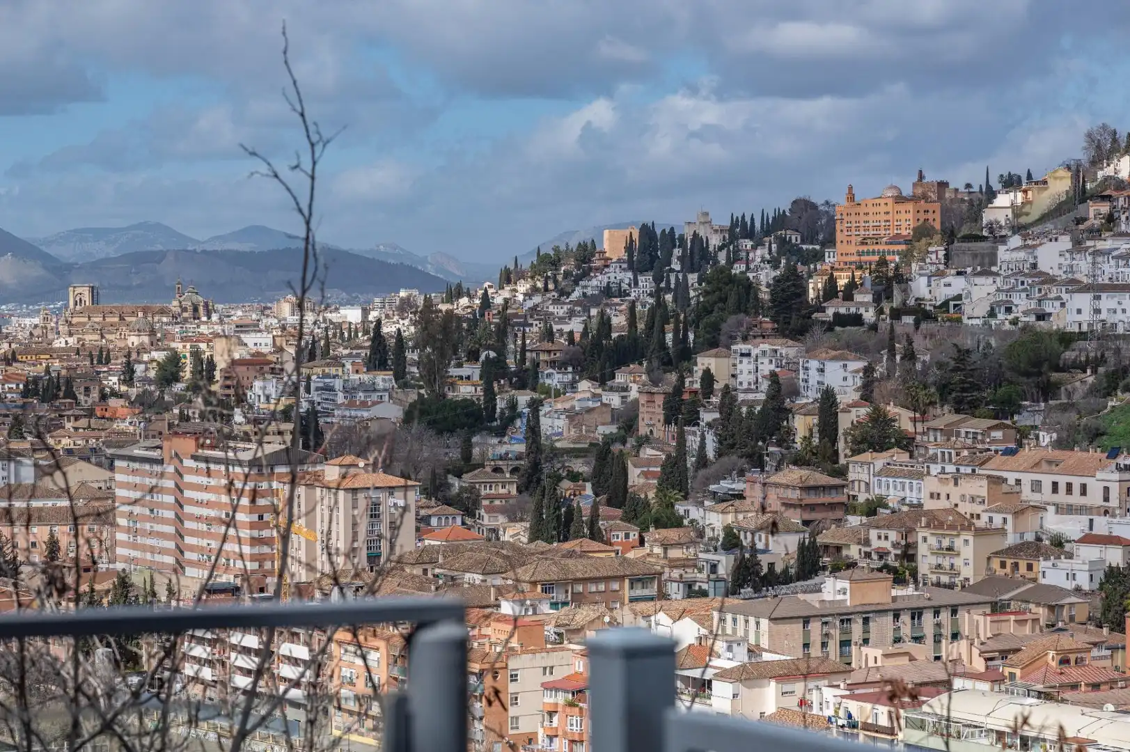 Vista exterior de Casa adosada en venta en Granada con Aire acondicionado y Calefacción