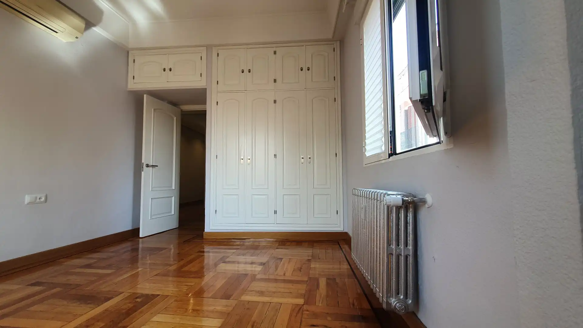 Flat for rent in Calle de San Bernardo, Universidad - Malasaña