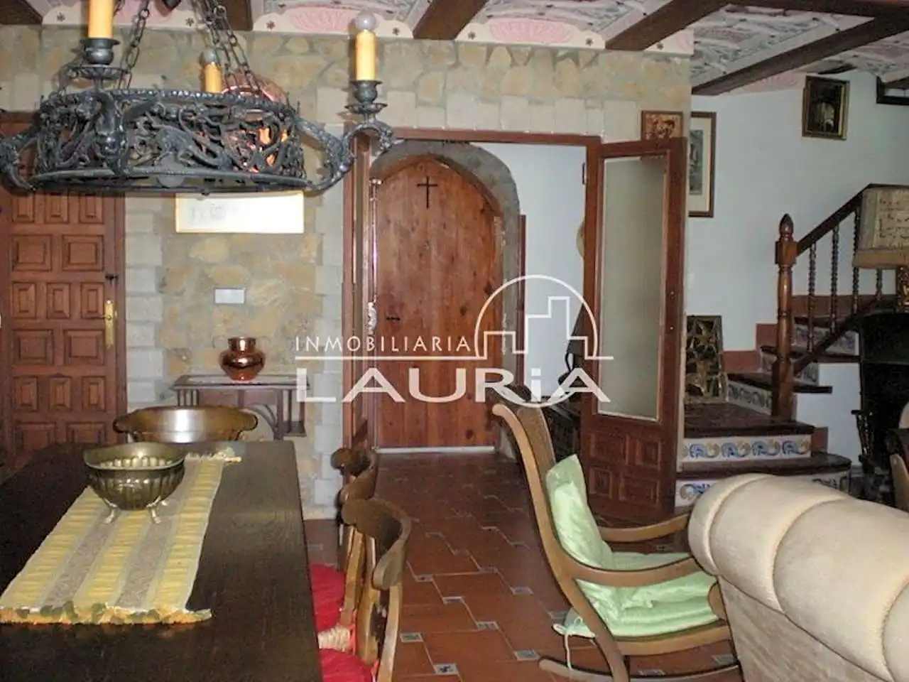 Houses for sale in Alpuente  with Air Conditioner and Terrace