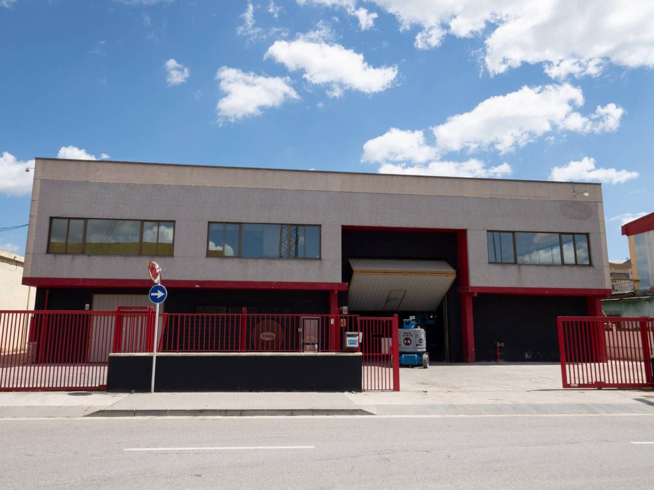 Vista exterior de Nau industrial de lloguer en Granollers