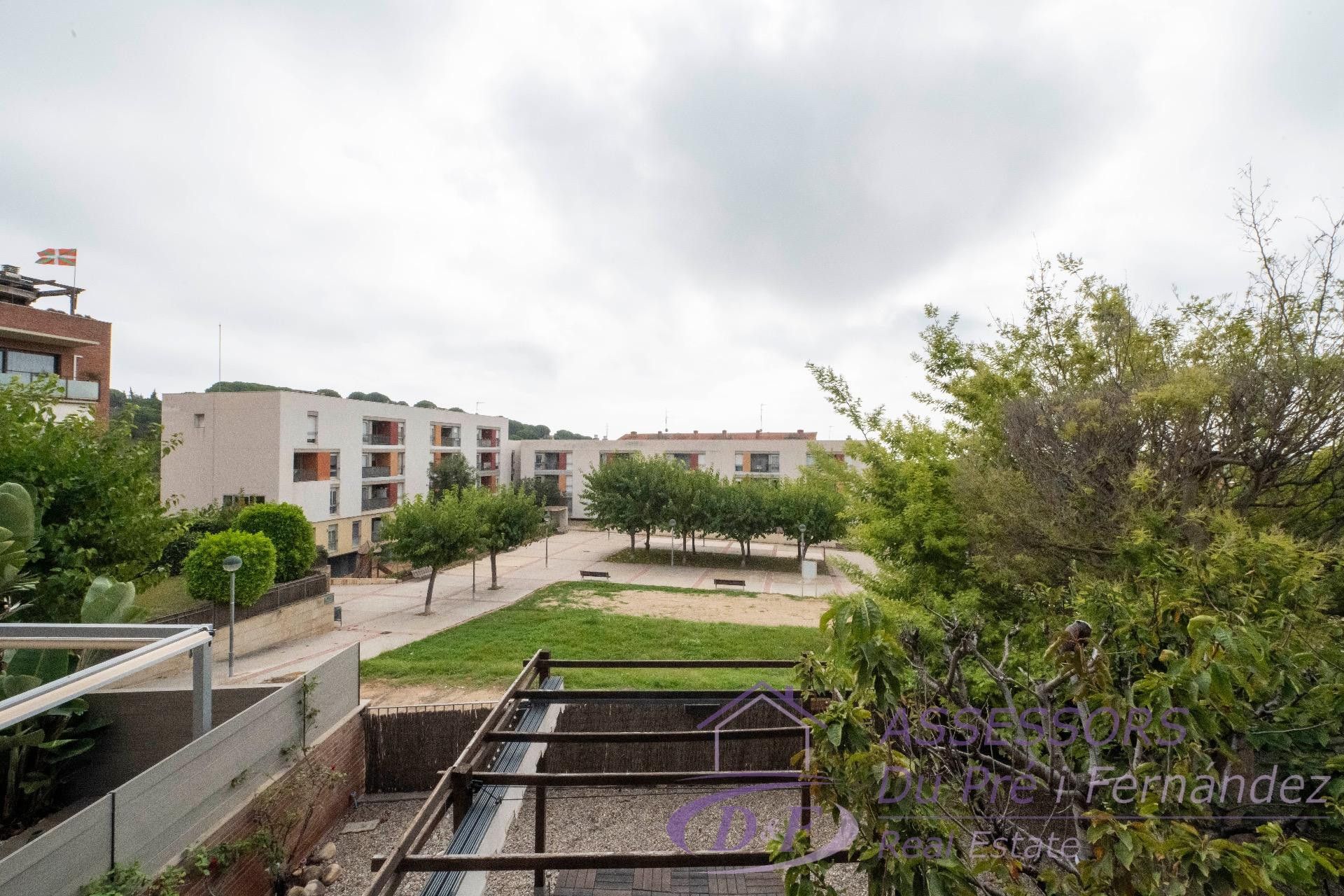 Exterior view of Flat for sale in Tiana  with Air Conditioner, Heating and Private garden