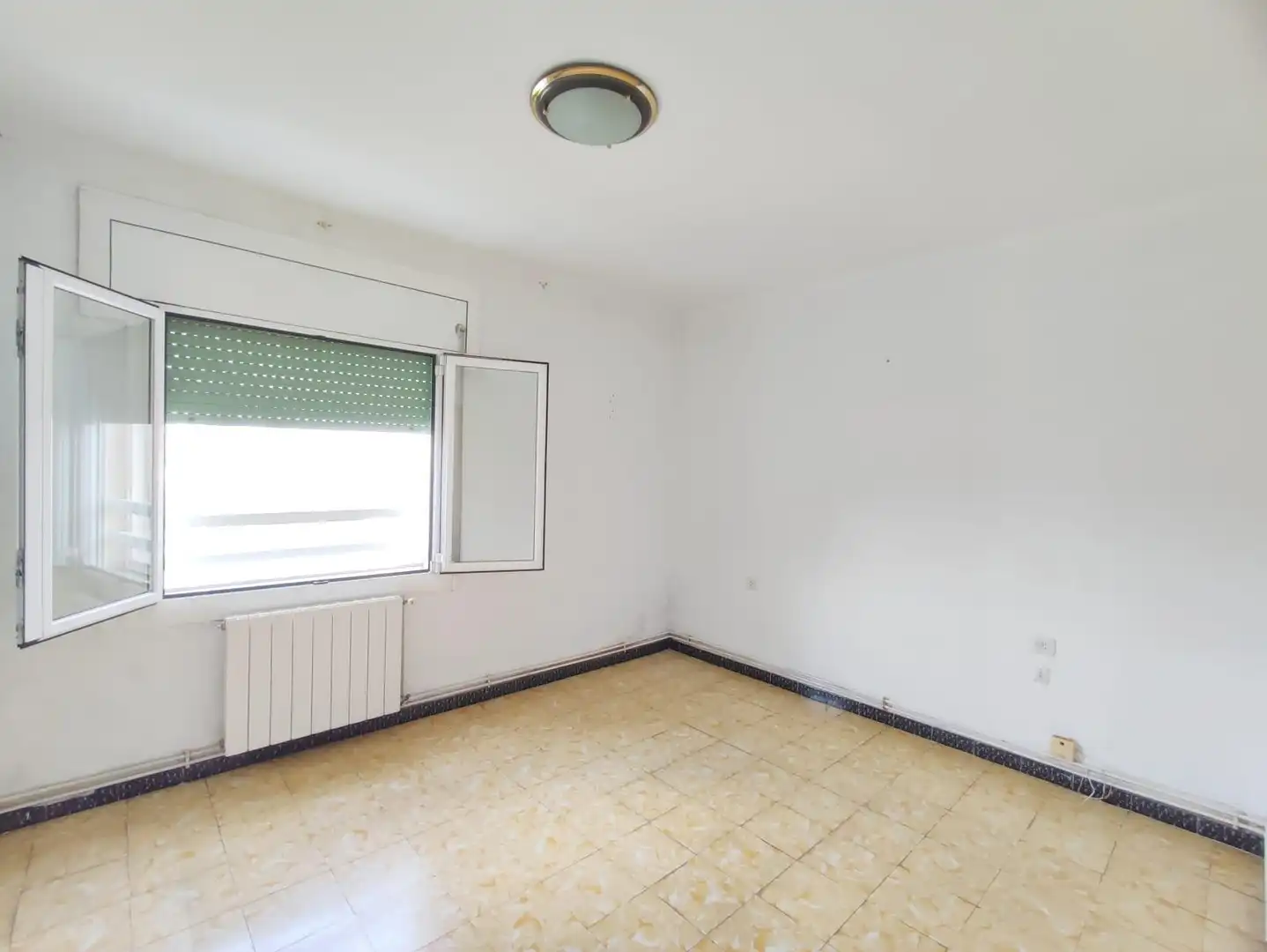 Schlafzimmer von Wohnung zum Verkauf in Manresa mit Balkon