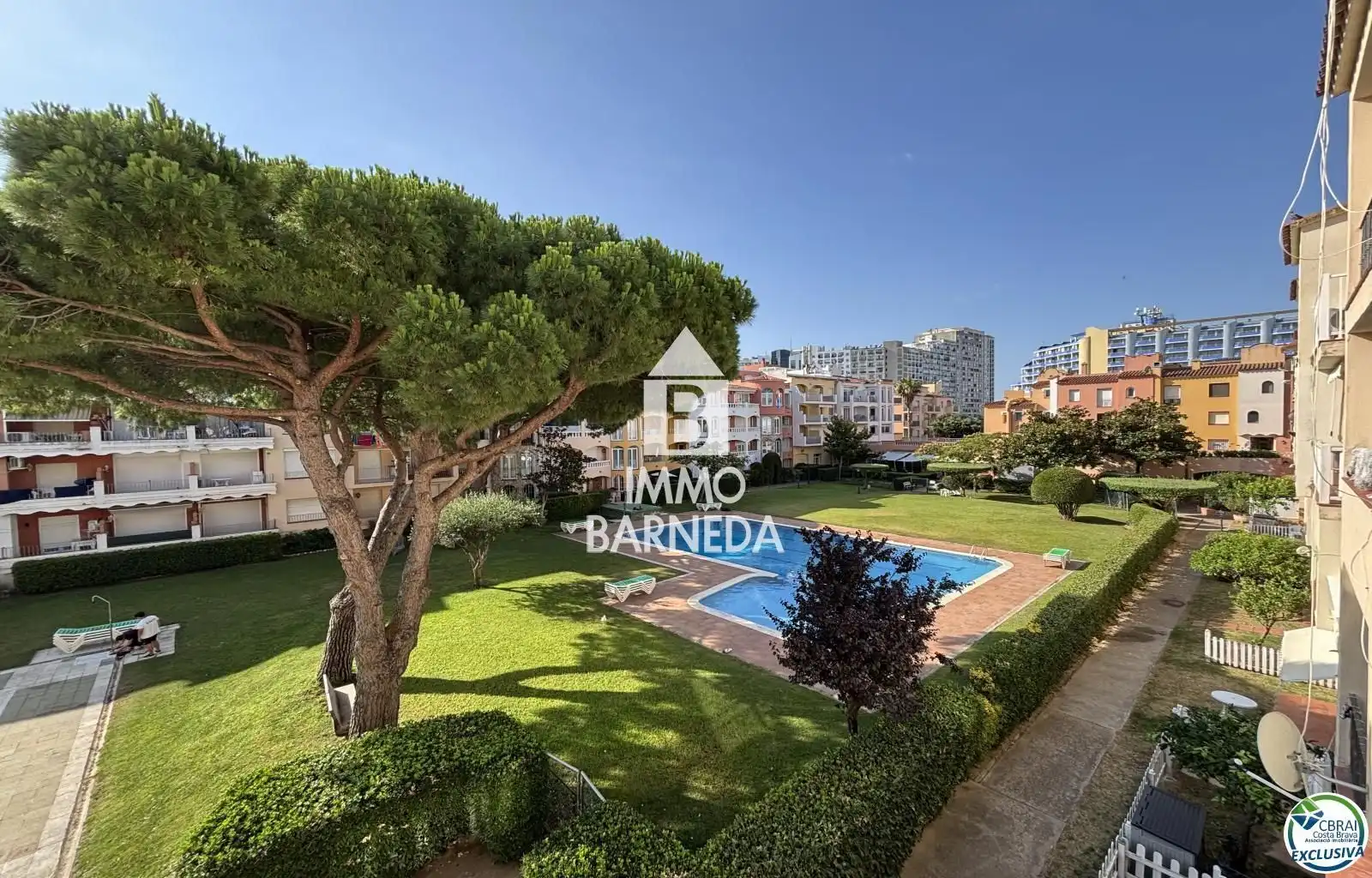Garden of Flat for sale in Empuriabrava  with Air Conditioner, Heating and Swimming Pool