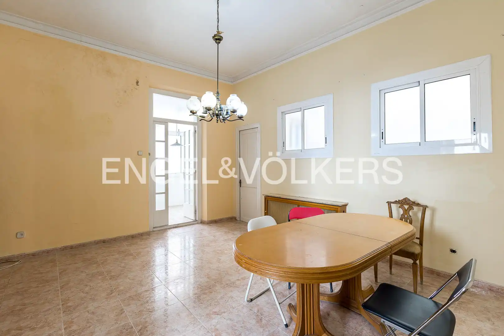 Esszimmer von Einfamilien-Reihenhaus zum Verkauf in Tarragona mit Klimaanlage, Heizung und Balkon