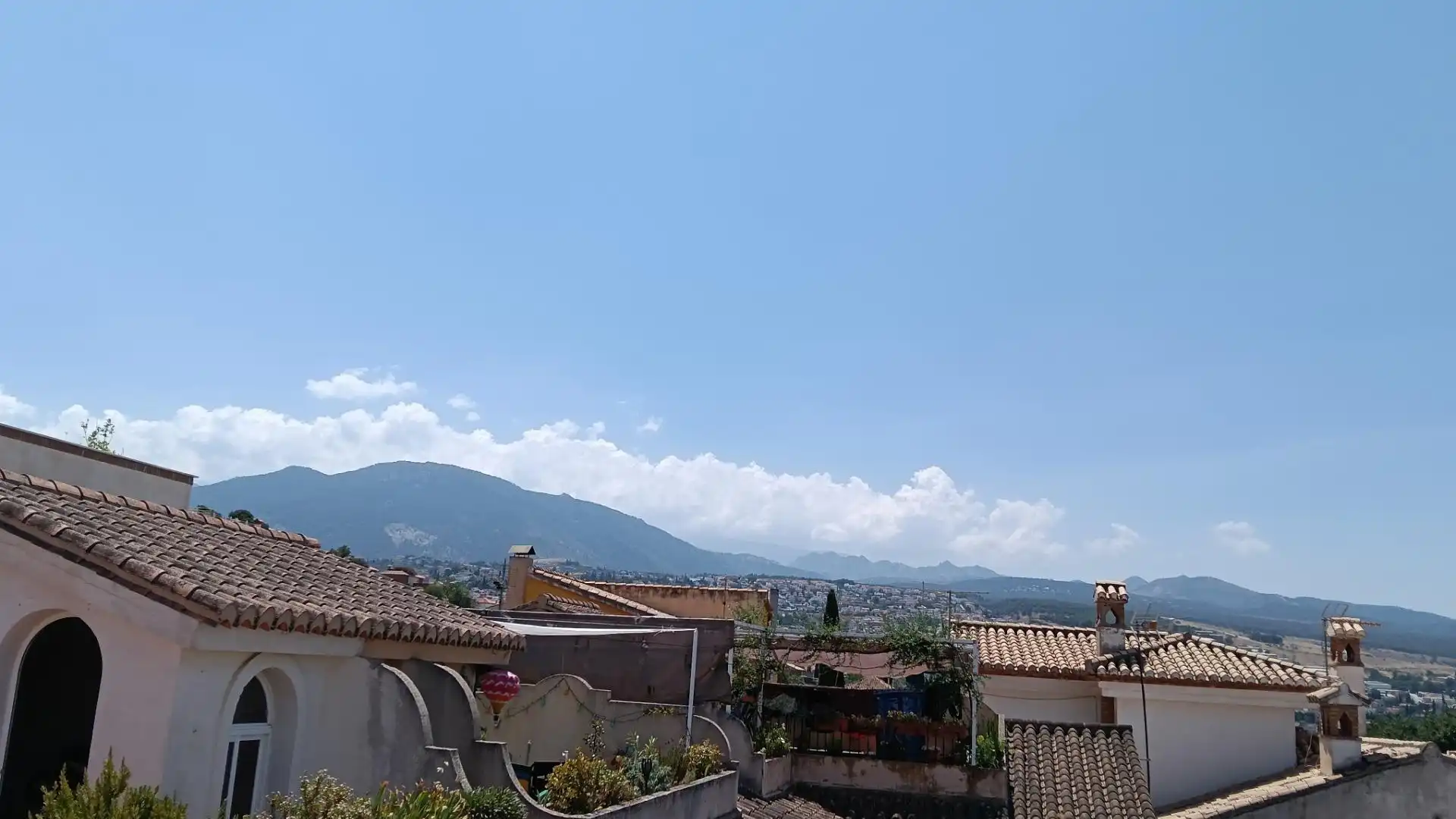 Vista exterior de Casa adosada de alquiler en Huétor Vega con Aire acondicionado, Calefacción y Terraza