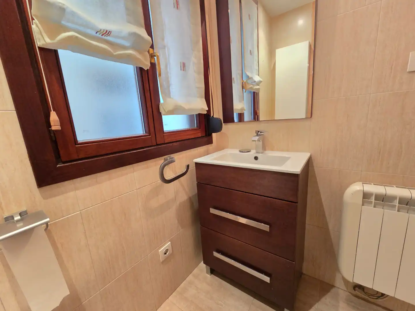 Badezimmer von Wohnung zum Verkauf in Bilbao  mit Klimaanlage, Heizung und Möbliert