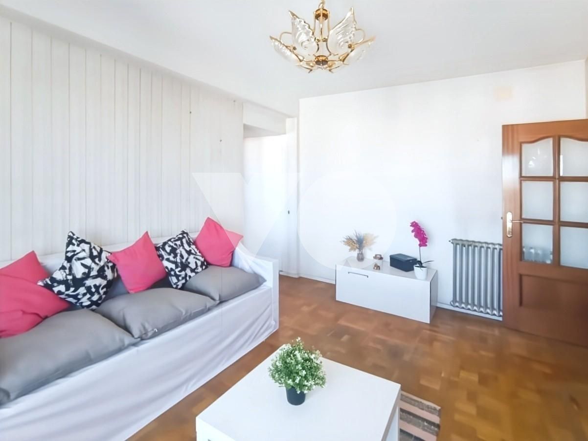 Living room of Flat for sale in  Madrid Capital  with Heating, Parquet flooring and Terrace
