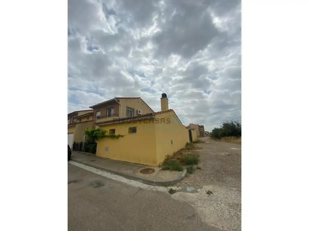 Houses for sale in San Mateo de Gállego  with Air Conditioner, Private garden and Terrace