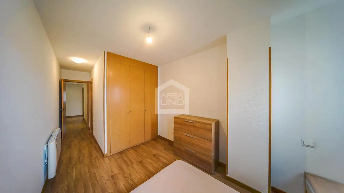 Habitación de Planta baja en venta en Alcorcón con Calefacción, Trastero y Piscina comunitaria