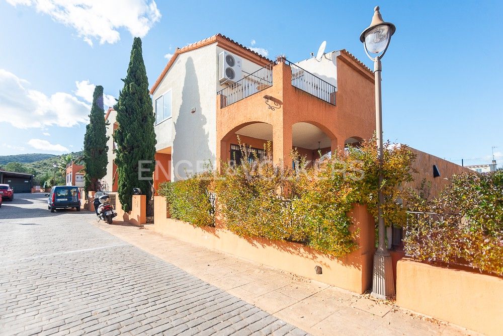 Vista exterior de Casa adosada en venda en Peñíscola / Peníscola amb Aire condicionat, Calefacció i Jardí privat