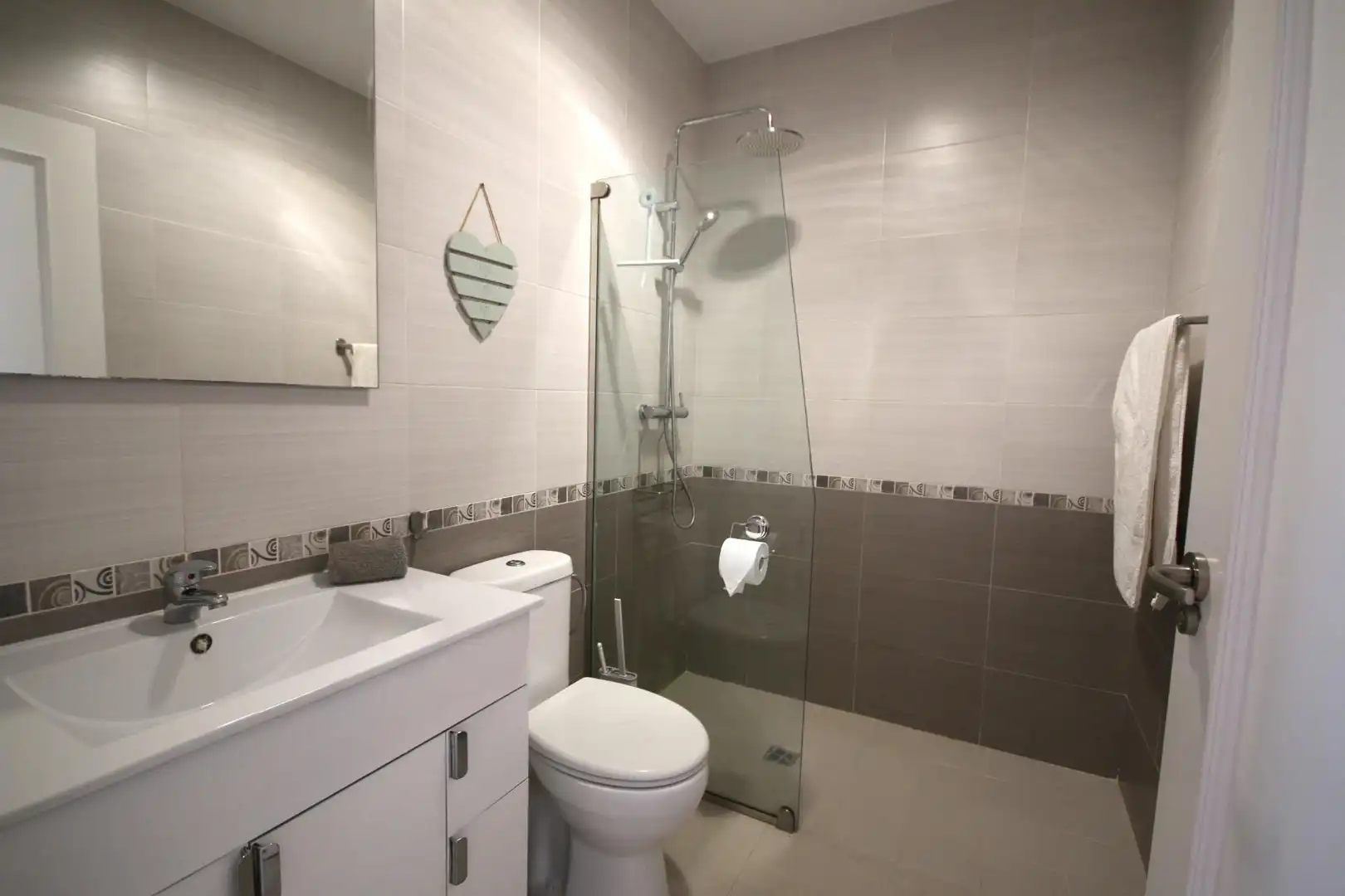 Bany de Casa o xalet en venda en Ayamonte amb Aire condicionat, Piscina i Jacuzzi