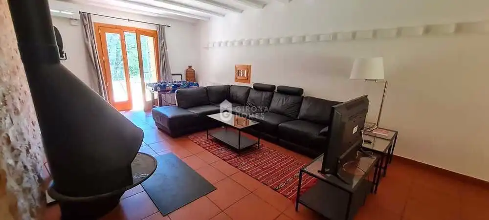Living room of Country homes for rent in Girona  with Air Conditioner, Heating and Private garden
