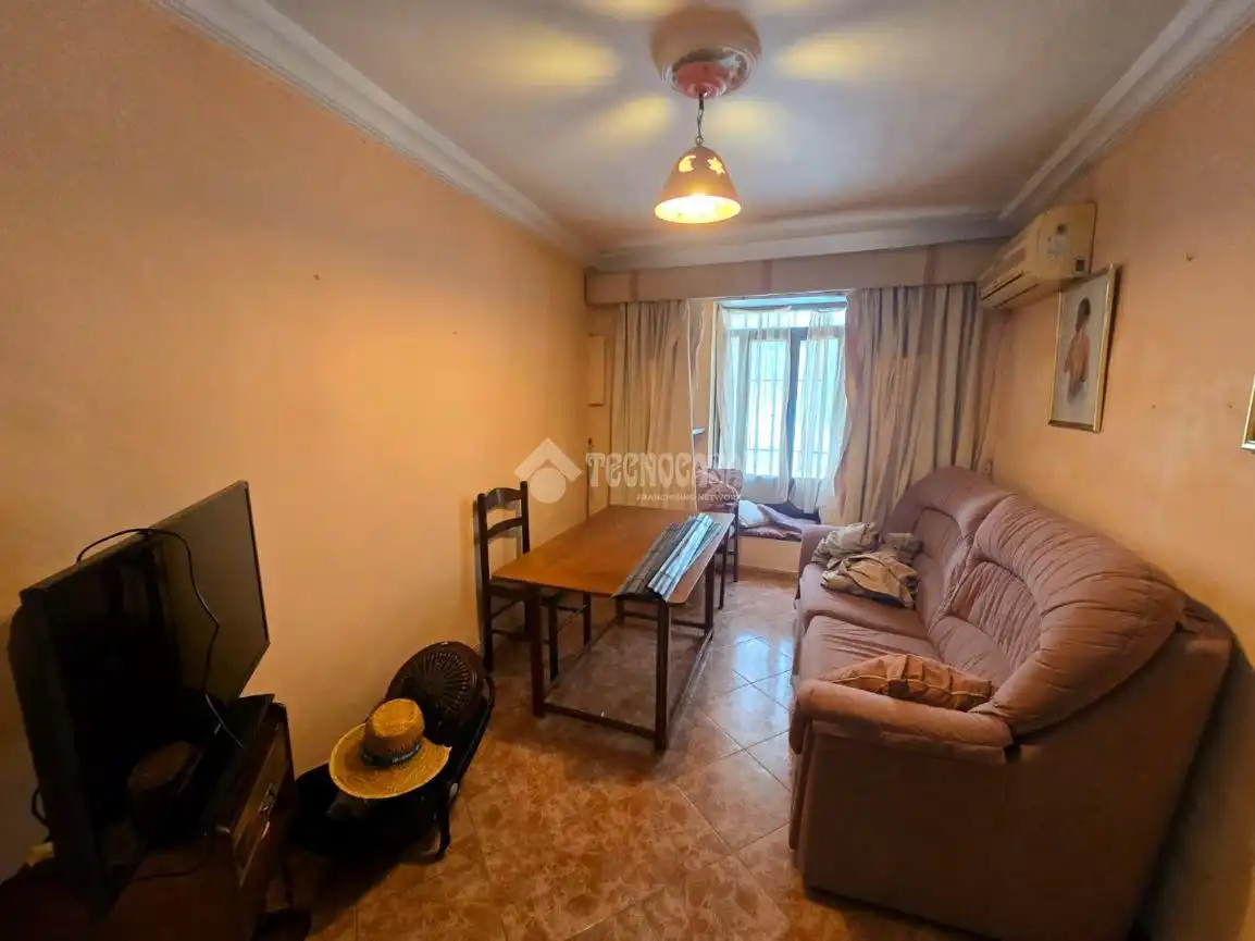 Sala d'estar de Casa adosada en venda en Morón de la Frontera amb Aire condicionat