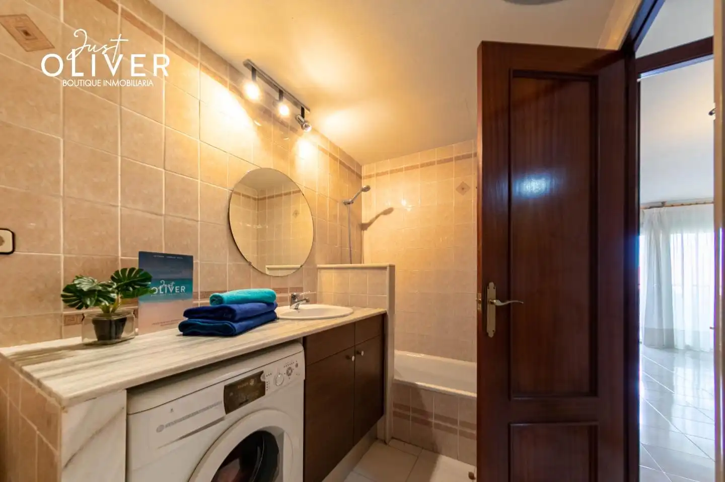 Badezimmer von Dachboden zum Verkauf in Vila-seca mit Terrasse, Möbliert und Gemeinschaftspool