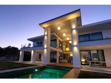 Casa amb piscina en venda a Benahavís pueblo