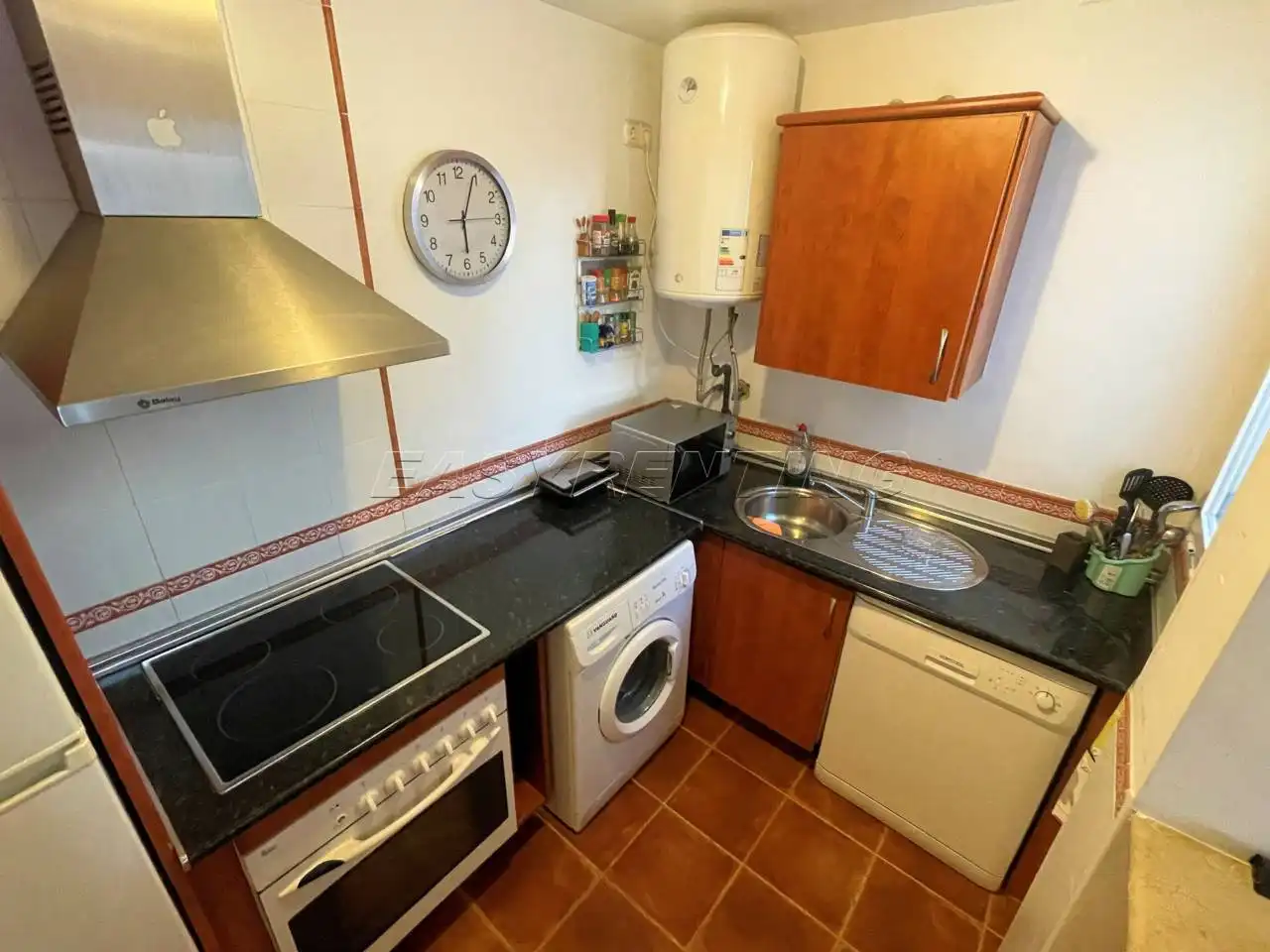 Cuina de Apartament de lloguer en La Alcaidesa amb Terrassa, Moblat i Piscina comunitària