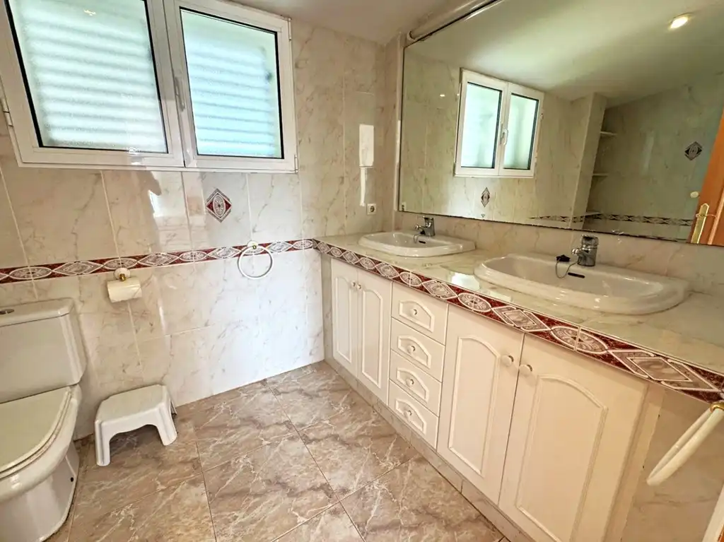 Bathroom of Houses for sale in Dénia  with Air Conditioner, Private garden and Terrace