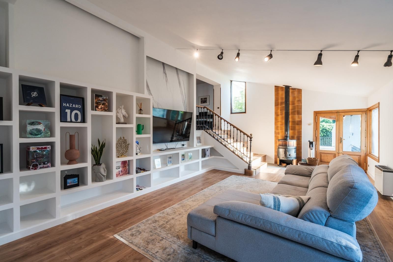 Sala d'estar de Casa o xalet en venda en Las Rozas de Madrid amb Aire condicionat, Calefacció i Jardí privat