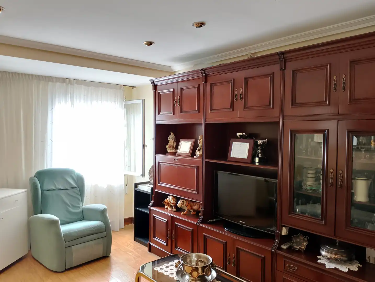 Living room of Flat for rent in Donostia - San Sebastián   with Heating, Parquet flooring and Furnished