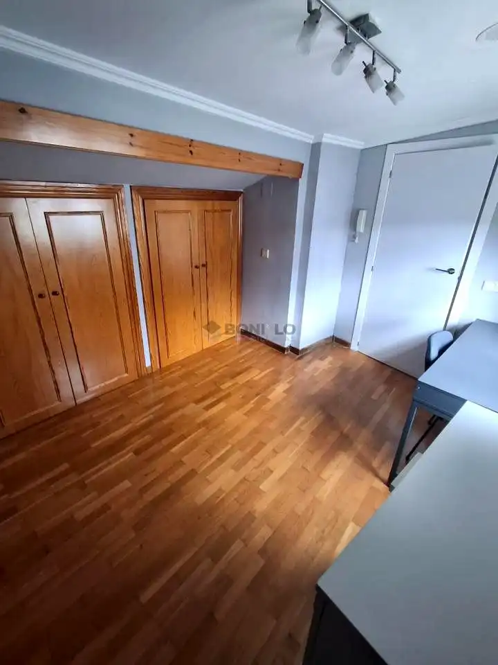 Habitación de Dúplex en venta en Teruel con Calefacción, Terraza y Amueblado