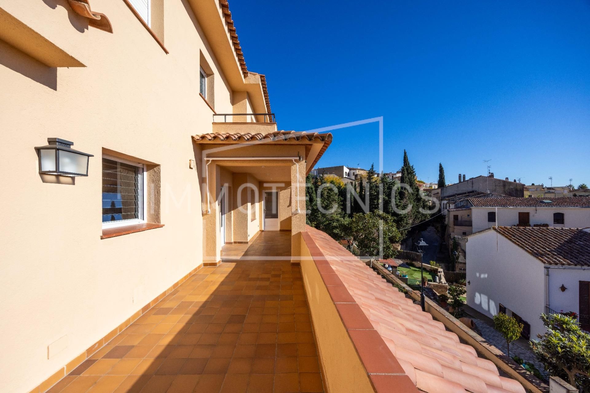 Exterior view of Houses for sale in Sant Vicenç de Montalt  with Terrace and Balcony