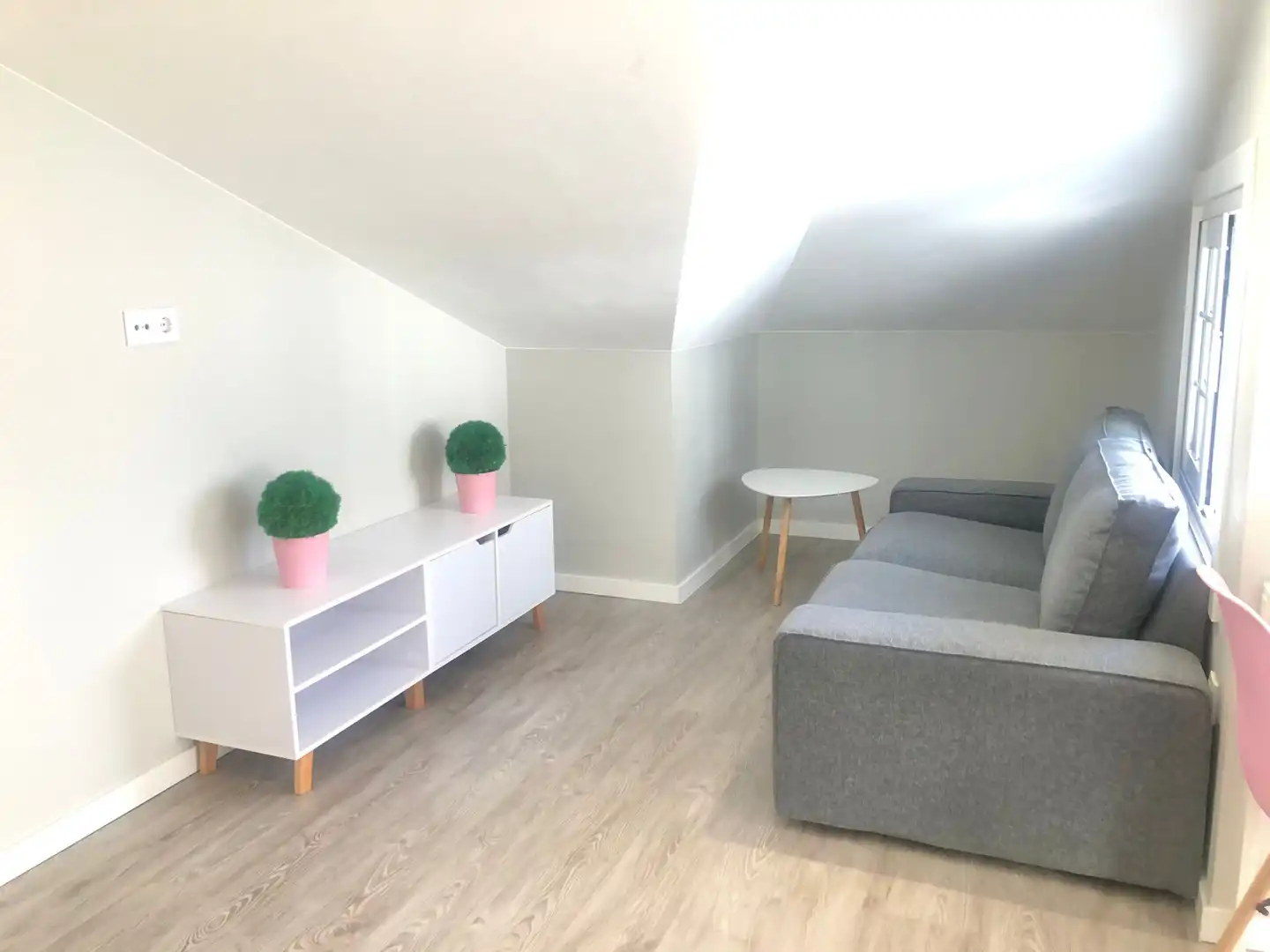 Wohnzimmer von Wohnung zur Miete in Nigrán mit Heizung, Terrasse und Abstellraum