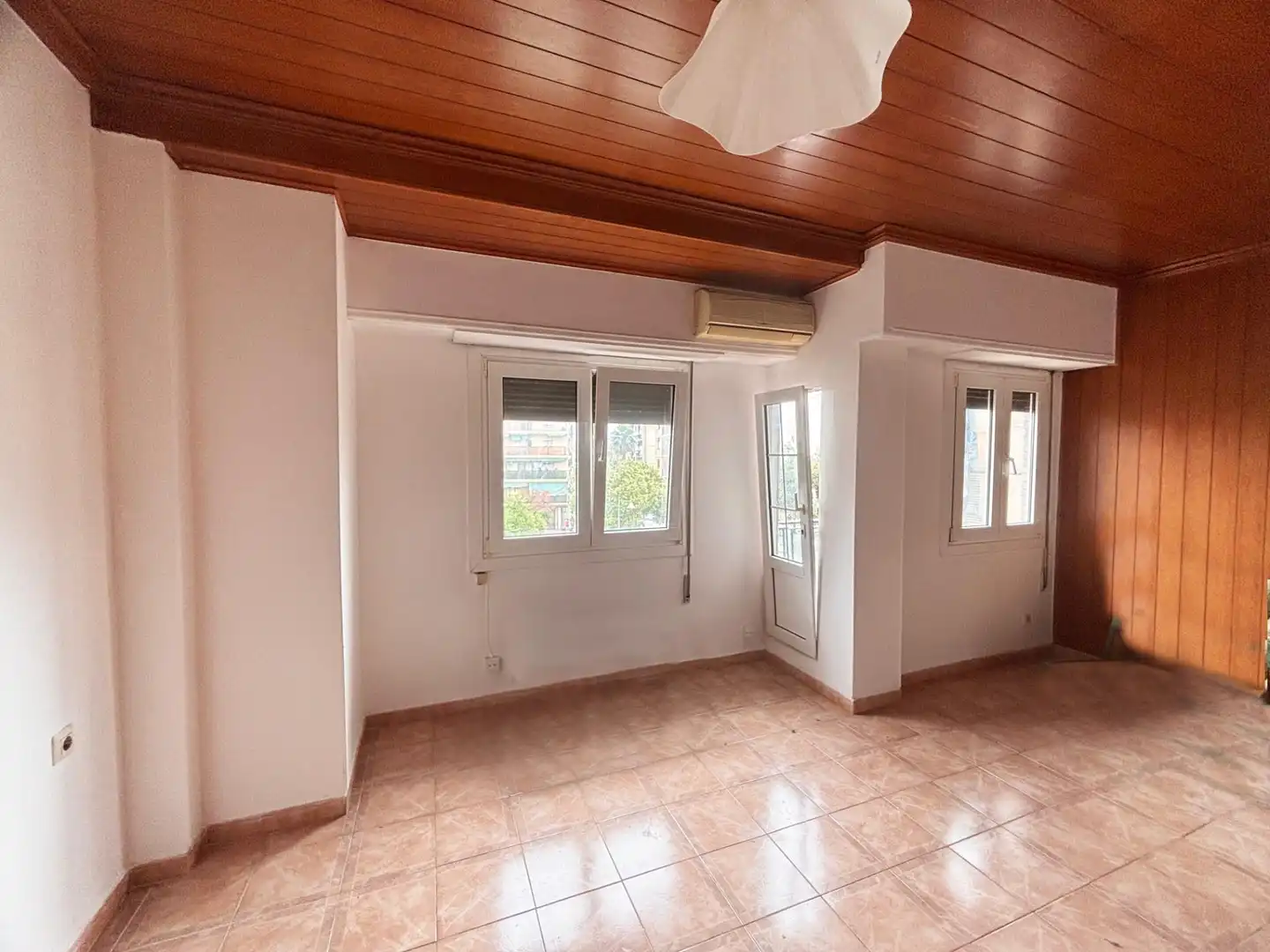 Sala d'estar de Pis de lloguer en Valencia amb Balcó