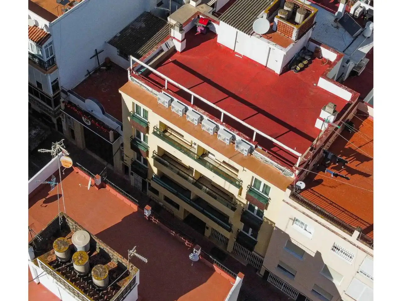 Vista exterior de Edifici en venda en Estepona