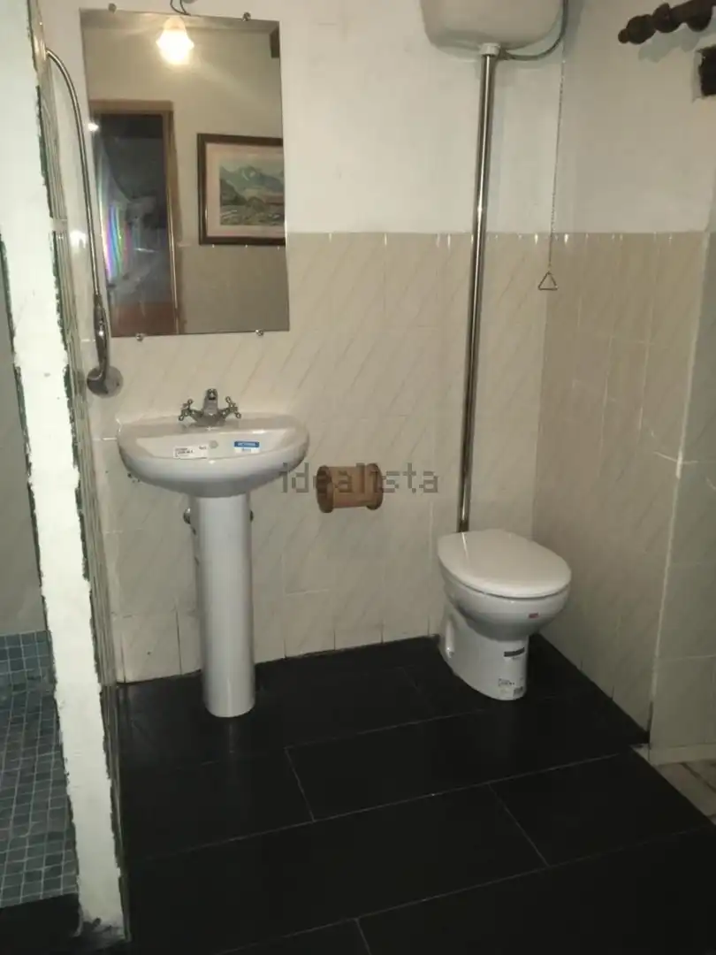 Bany de Casa o xalet en venda en Polaciones