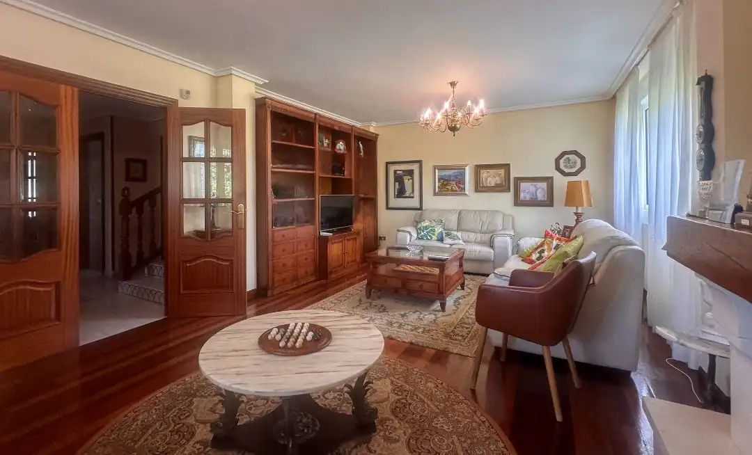 Sala de estar de Casa o chalet en venta en Camargo con Calefacción, Jardín privado y Terraza