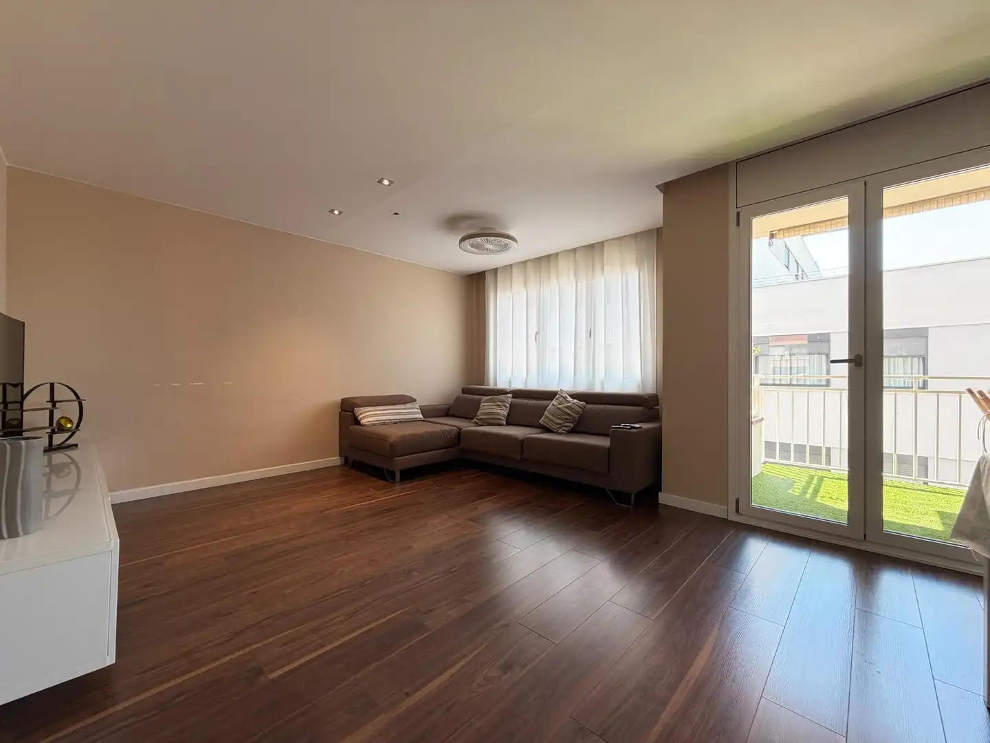 Sala d'estar de Dúplex en venda en Terrassa amb Aire condicionat, Parquet i Terrassa