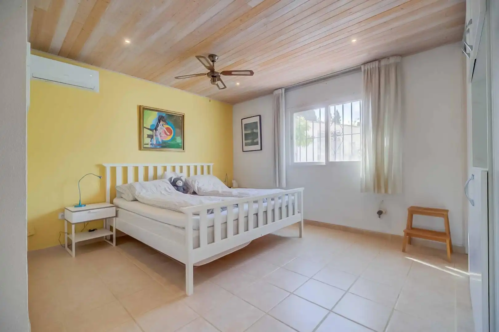 Dormitori de Casa o xalet en venda en Mijas amb Aire condicionat, Jardí privat i Terrassa
