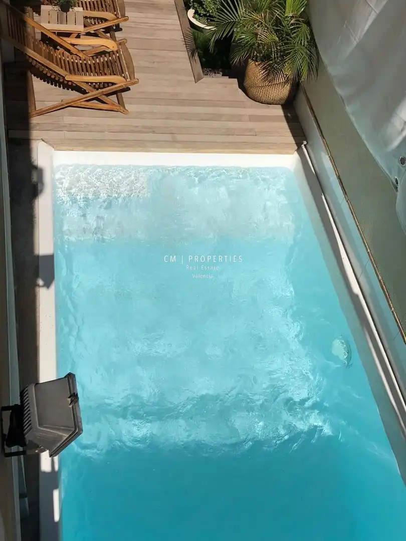 Piscina de Casa adosada en venda en Valencia amb Aire condicionat, Terrassa i Traster