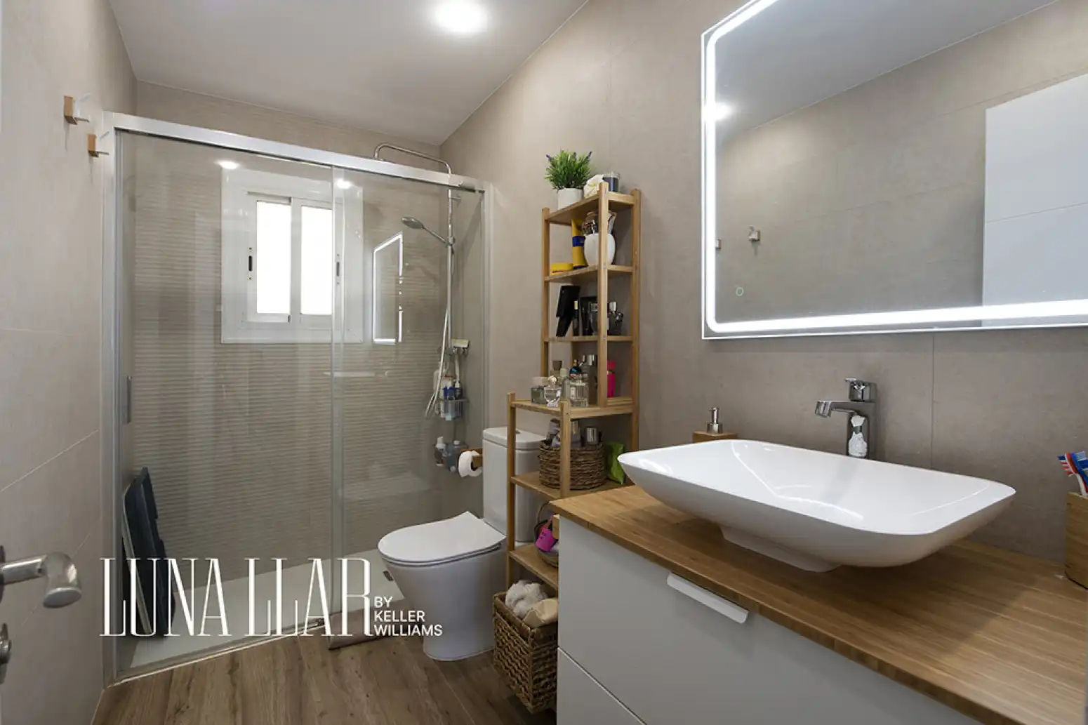 Bathroom of Attic for sale in Castelldefels  with Air Conditioner and Terrace