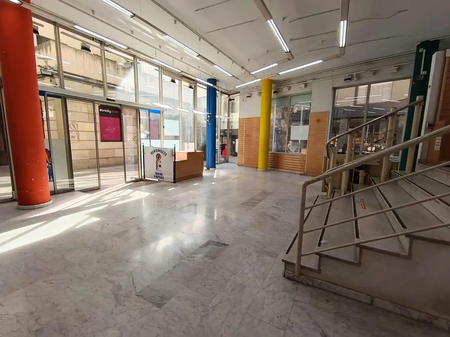 Local comercial de lloguer a Centre - Sant Oleguer, imagen 20