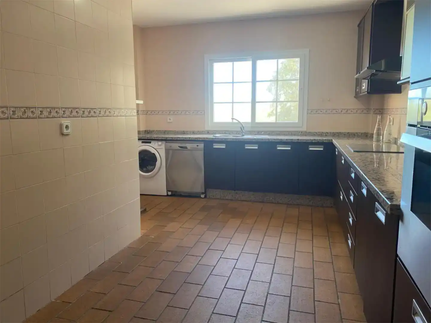 Kitchen of Flat for rent in Sotogrande  with Air Conditioner, Private garden and Storage room