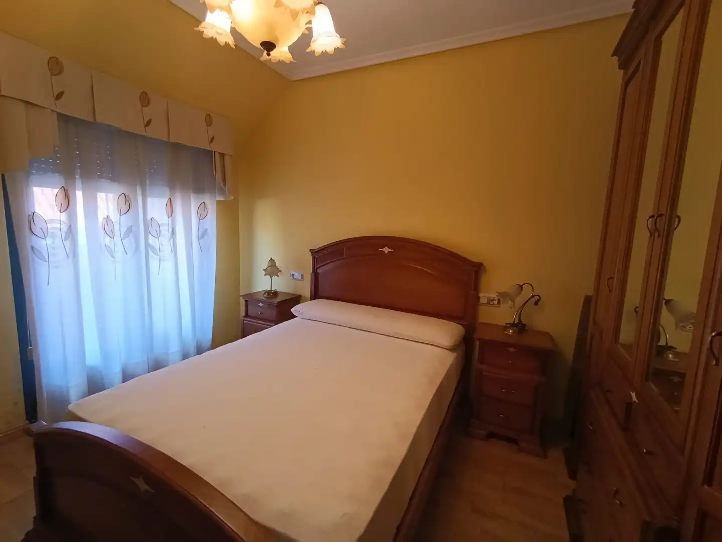 Schlafzimmer von Dachboden zum Verkauf in Benavente mit Heizung, Parkett und Terrasse