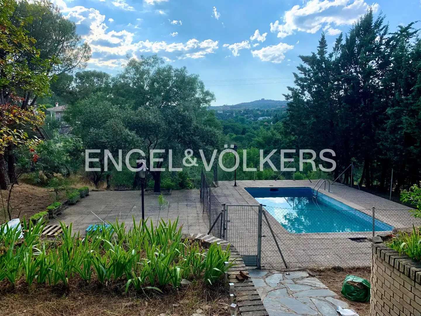 Piscina de Casa o xalet en venda en Las Rozas de Madrid amb Calefacció, Jardí privat i Piscina