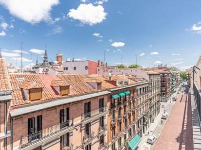 Vista exterior de Àtic en venda en  Madrid Capital amb Terrassa