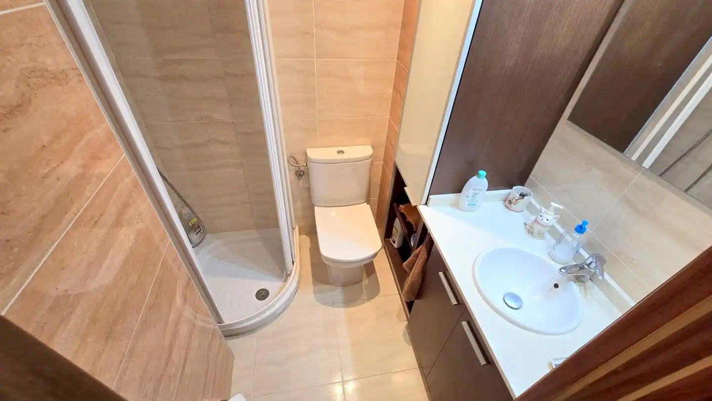 Baño de Apartamento en venta en Gandia con Aire acondicionado, Terraza y Amueblado