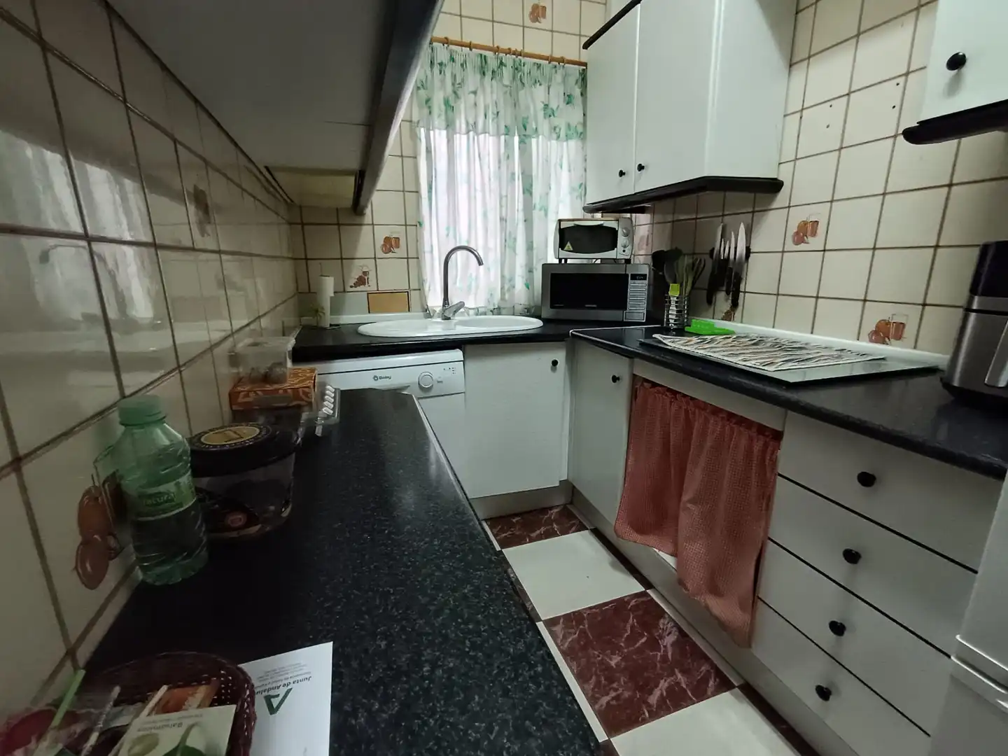 Küche von Einfamilien-Reihenhaus zum Verkauf in Jaén mit Klimaanlage, Heizung und Terrasse
