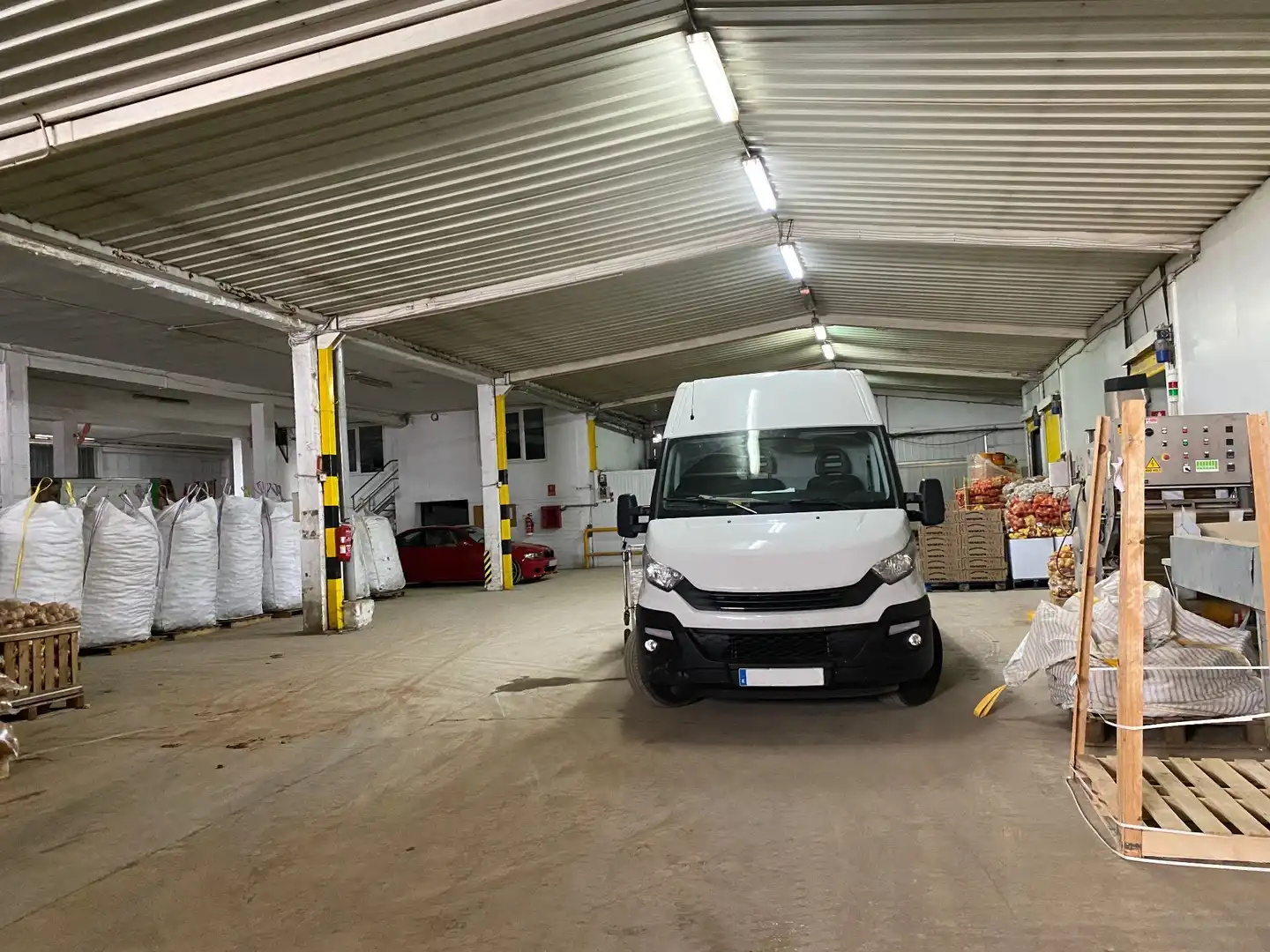 Aparcament de Nau industrial en venda en Torrelavega 