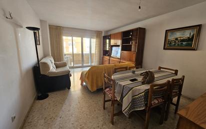 Living room of Flat for sale in Vélez-Málaga  with Terrace, Furnished and Oven