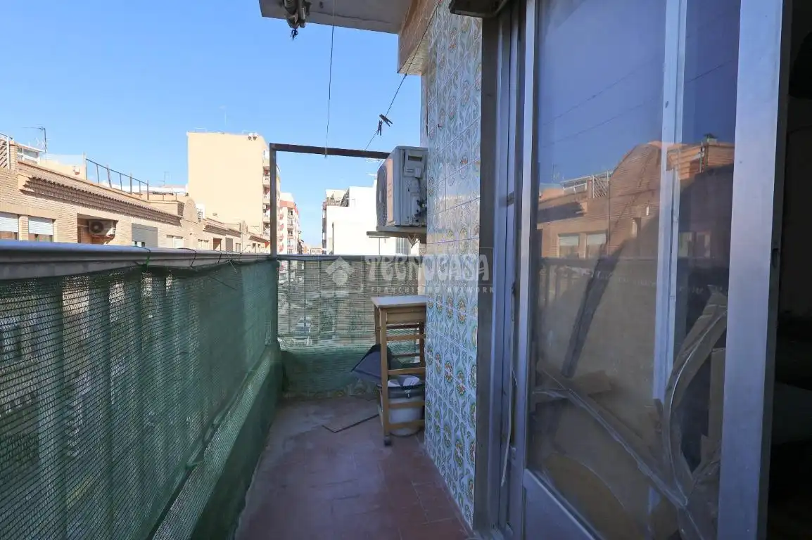 Terraza de Piso en venta en Sagunto / Sagunt con Balcón y Piscina comunitaria