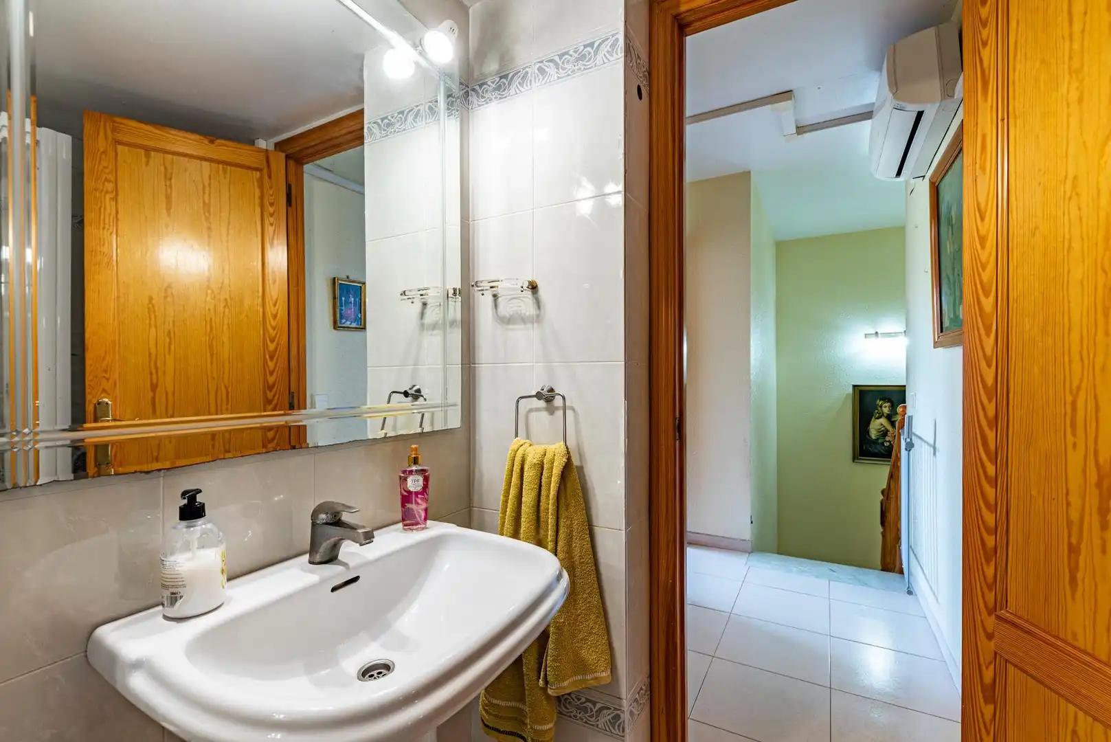 Badezimmer von Maisonette zum Verkauf in Calafell mit Heizung, Privatgarten und Terrasse
