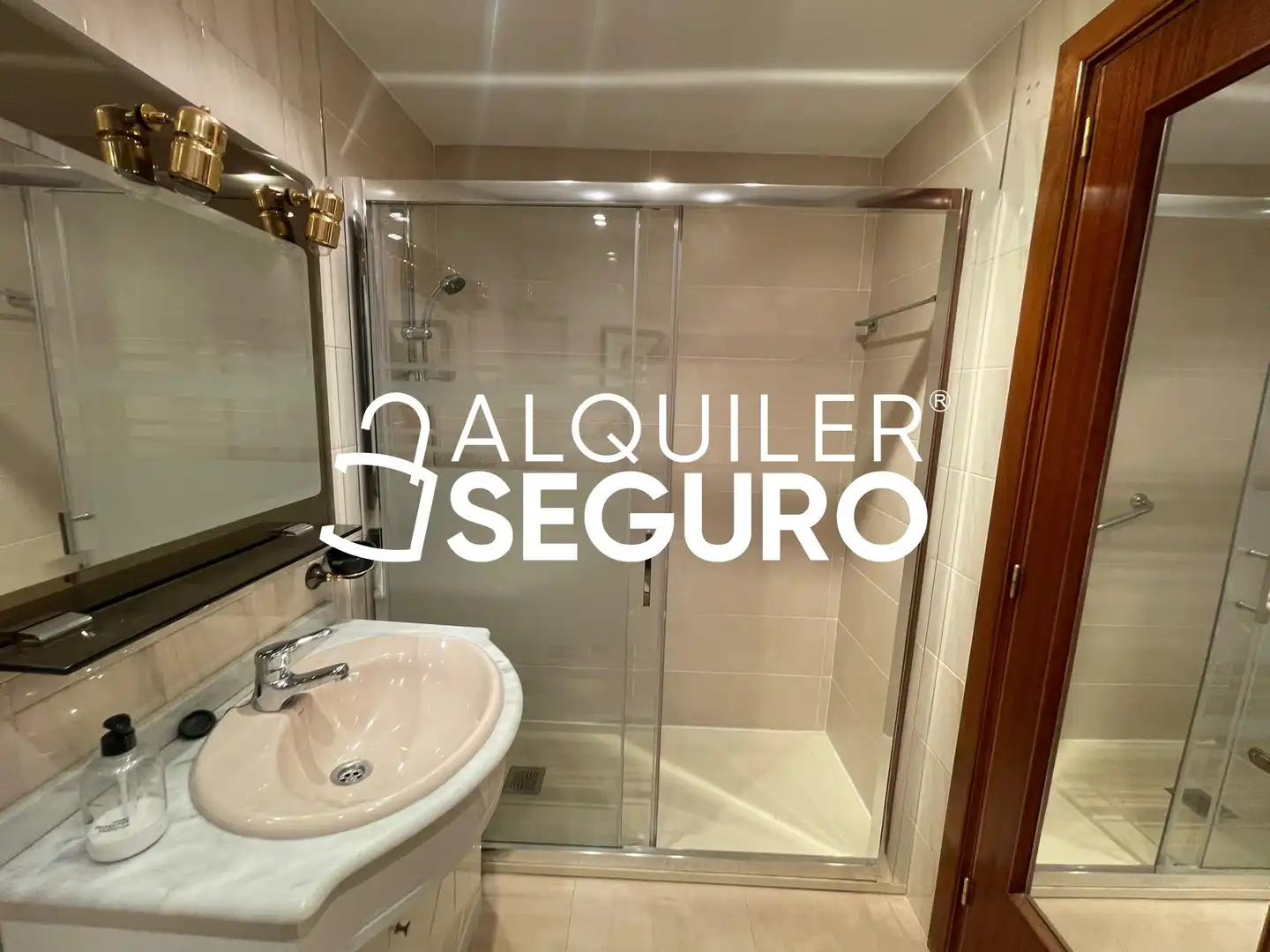 Bathroom of Flat for rent in Madrid  with Heating and Terrace